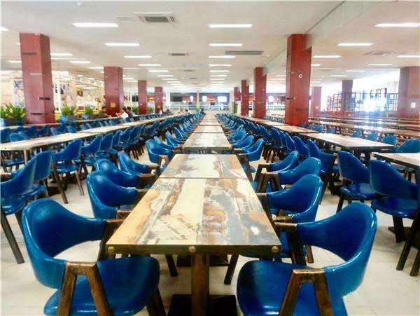 学校食堂对外承包时要慎之又慎